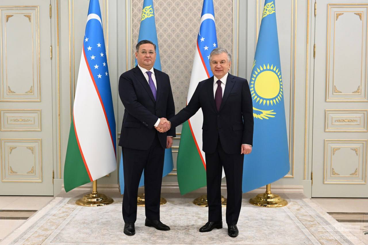 The President of Uzbekistan notes the importance of further building up multifaceted cooperation with Kazakhstan