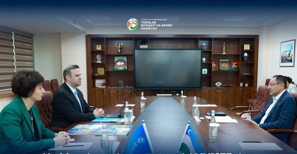 Yoshlar siyosati va sport vaziri UNICEFning Oʻzbekistondagi vakolatxonasi rahbari Munir Mamedzadeni bilan uchrashdi