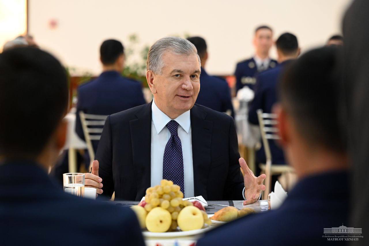 Prezident Oliy harbiy aviatsiya bilim yurtini borib ko‘rdi