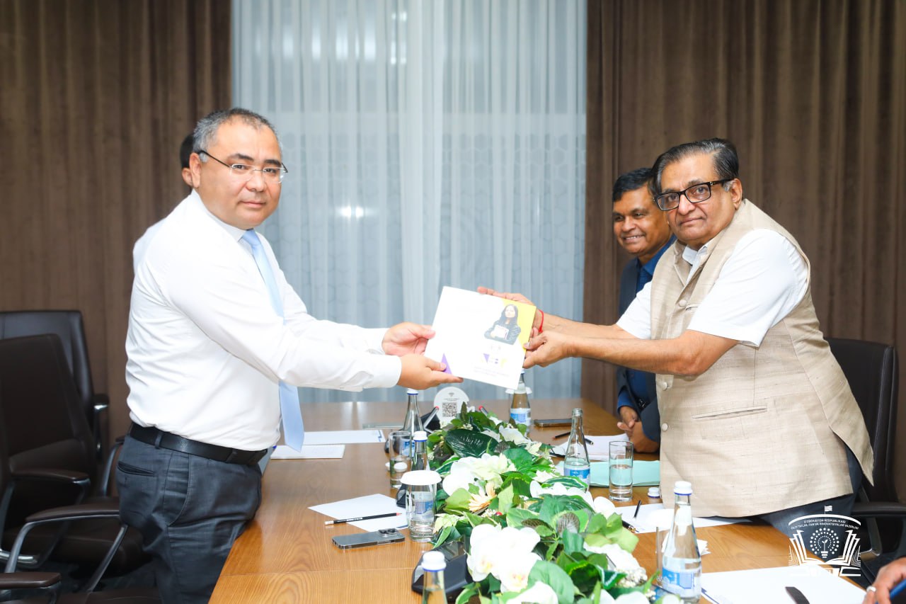 Олий таълим, фан ва инновациялар вазири Ҳиндистоннинг «Nath Bio-Genes CA» компаниясининг Марказий Осиё бўйича директори ва Ҳиндистон экспорт қилувчи ташкилотлар федерацияси раисини қабул қилди.